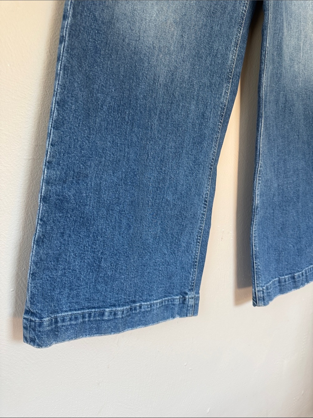 NWT PAIGE Harper Wide Leg Jeans in Art Piece Distressed 31 - Picture 4 of 7